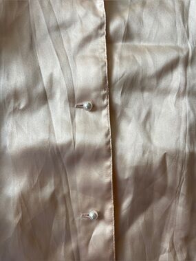 Vintage Victoria’s Secret blush ballet pink 100% silk pajama top pearl buttons S